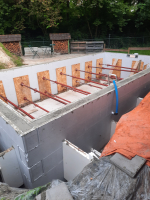 muren reeds gevuld met beton